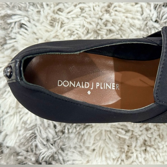 Donald J Pliner Black Stretch Fabric Pointed Toe Heels Size 10 - Picture 12 of 13